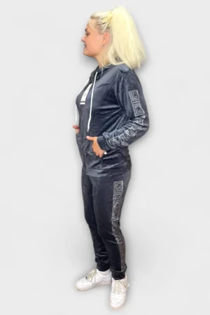 SP.025 - Veluursametist pehme dressikomplekt "Mona"