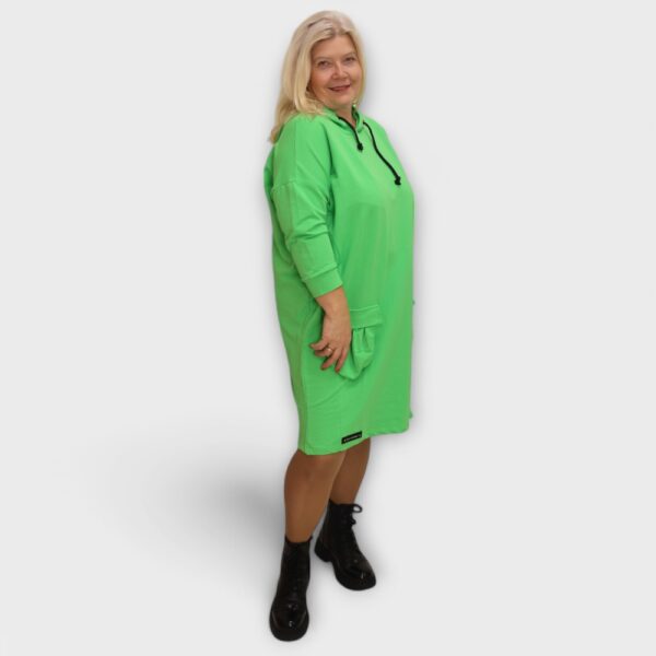 KL.420 - Kimonolõikega kapuutsi ja taskutega dresskleit "Kesi" - Image 6