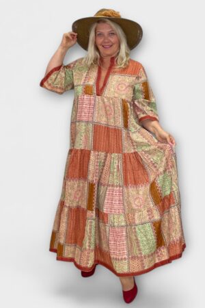 KL.876 - Satsiline boho stiilis pilkupüüdev suvekleit  "Iris"