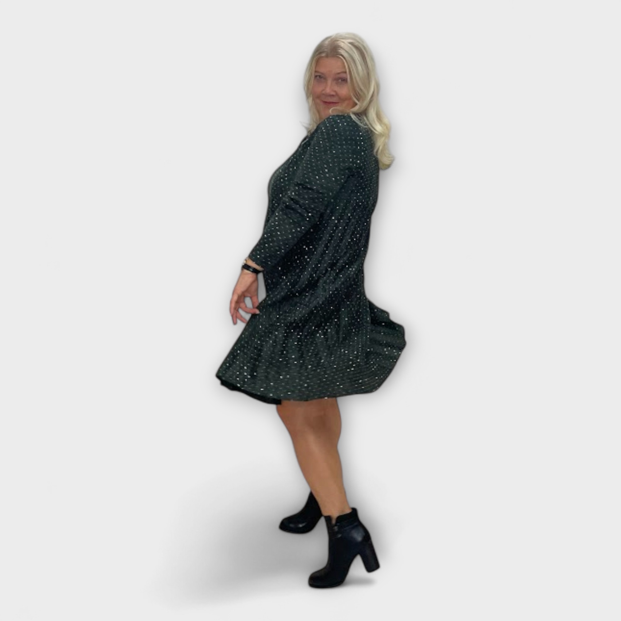 TU.318 - Pidulik sätendav alt laienev plisseerkleit/tuunika "Italy Moda" - Image 4