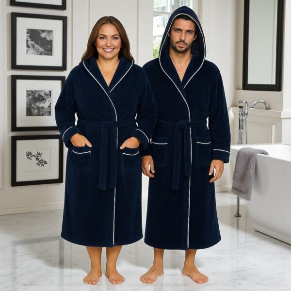 OR.011 - Pehme suurte taskute ja kapuutsiga hommikumantel "Mõnna"-unisex - Image 2