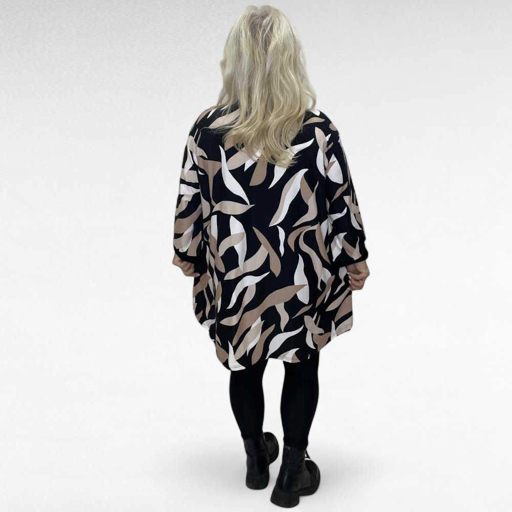 TU.523 - Mugav taskutega salendava lõikega beeži- ja mustakirju efektse mustriga tuunika - Image 3