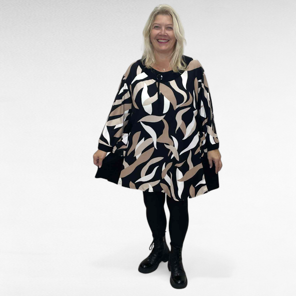 TU.523 - Mugav taskutega salendava lõikega beeži- ja mustakirju efektse mustriga tuunika - Image 2