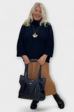 SE.201 - Soe sügistalvine rombimustriga seelik "Gertu"