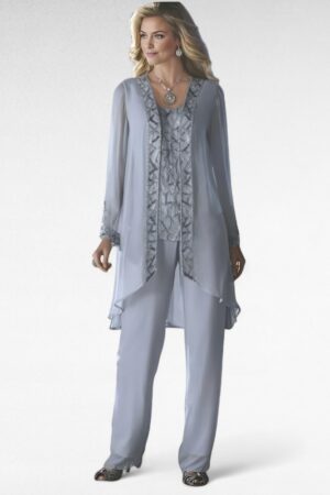 KO.012 - Luksuslik käsitöötikanditega helehall kostüüm "Midnight Velvet"