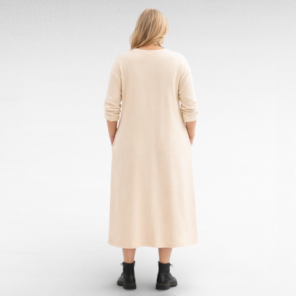 KL.921 - Pikk stiilne tikanditega ehitud taskutega dresskleit Itaaliast - Image 3