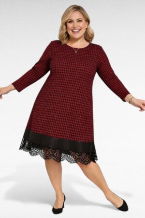 KL.139 - Punaseruuduline alt nahaimitsiooni ja pitsiga A-lõikega kleit