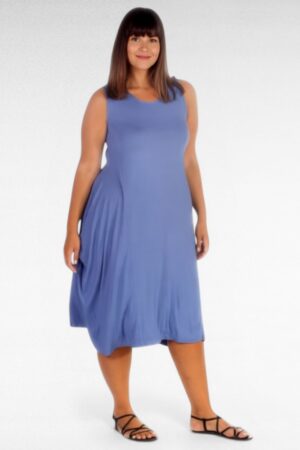 Alt laieneva lõikega taskutega kleit "Nouvelle" (KL.838)