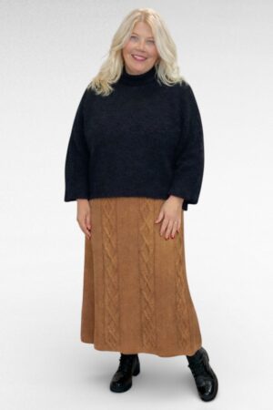 SE.201 - Soe sügistalvine rombimustriga seelik "Gertu"