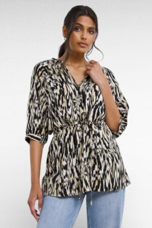 PL.081 - Kirju loomamustriga eest nööpidega pluus "JD Williams"