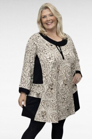 TU.517 - Salendava lõikega neerumustriga taskutega tuunika