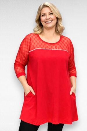 TU.238 - Pidulik punane pitsiline taskutega puuvillane tuunika "Velli"