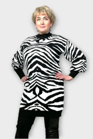 KU.048 - Musta- ja valgekirju sebramustriga pikk sviiter "Brave Soul"