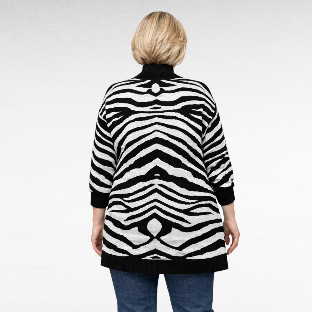 KU.048 - Musta- ja valgekirju sebramustriga pikk sviiter "Brave Soul" - Image 2