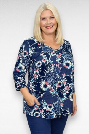 PL.477 - Tumesinine kirju lillemustriga taskutega pluus "Miss Classic"