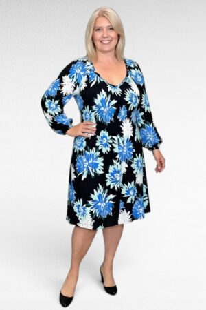 Sinisekirju lillemustriga kortsuriidest alt voodriga kleit (KL.119)