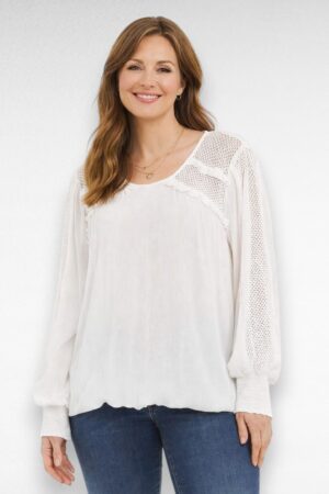 Valge pitsiline kortsuriidest pluus "Julipa" (PL.399)