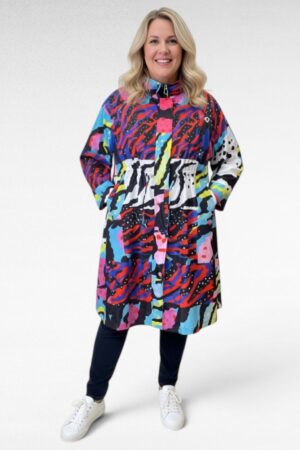 Lilla-ja roosakirju efektse mustriga  pluss suurus kilest jope (JO.093)